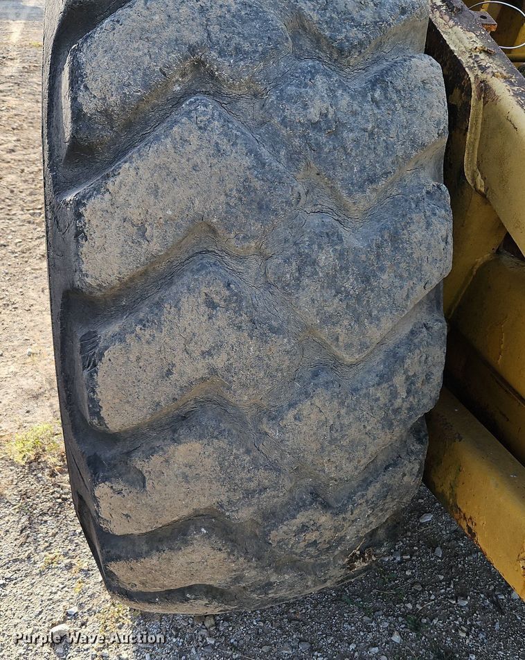 image for item DQ1804 1974 Caterpillar 613B  elevating scraper