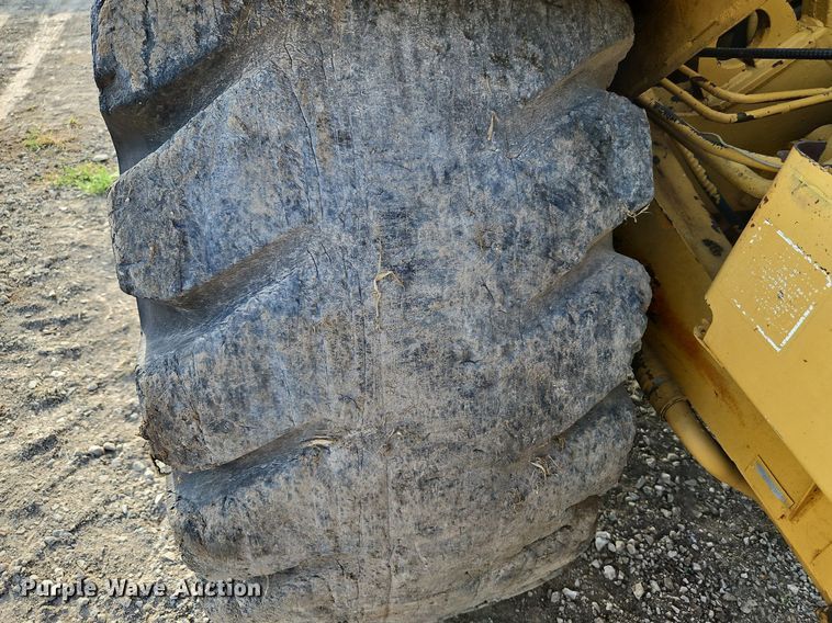 image for item DQ1804 1974 Caterpillar 613B  elevating scraper