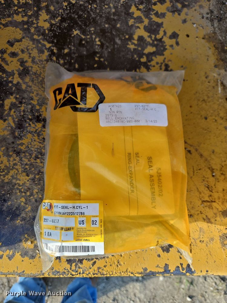 image for item DQ1804 1974 Caterpillar 613B  elevating scraper