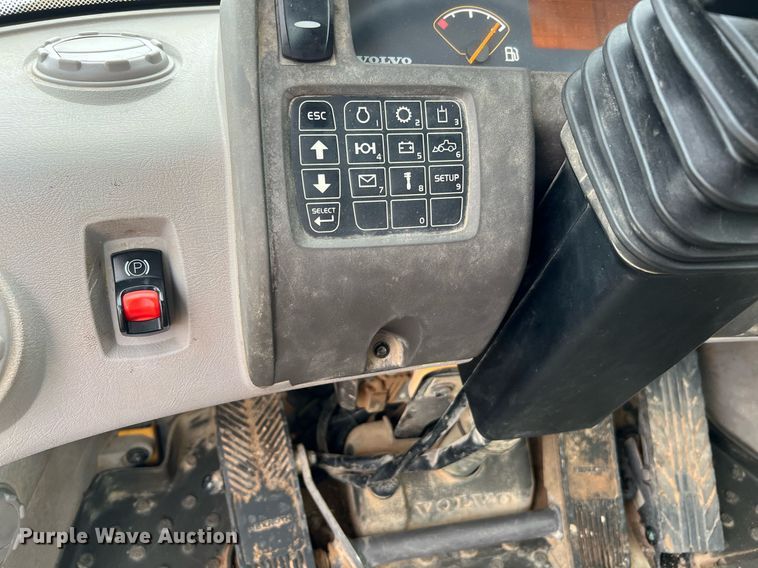 image for item DQ2117 2014 Volvo L120G  wheel loader