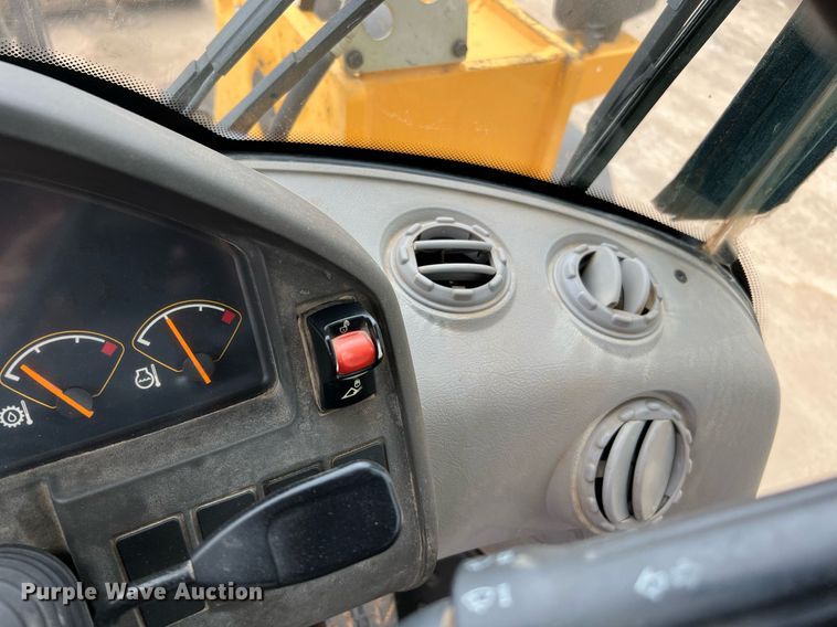 image for item DQ2117 2014 Volvo L120G  wheel loader