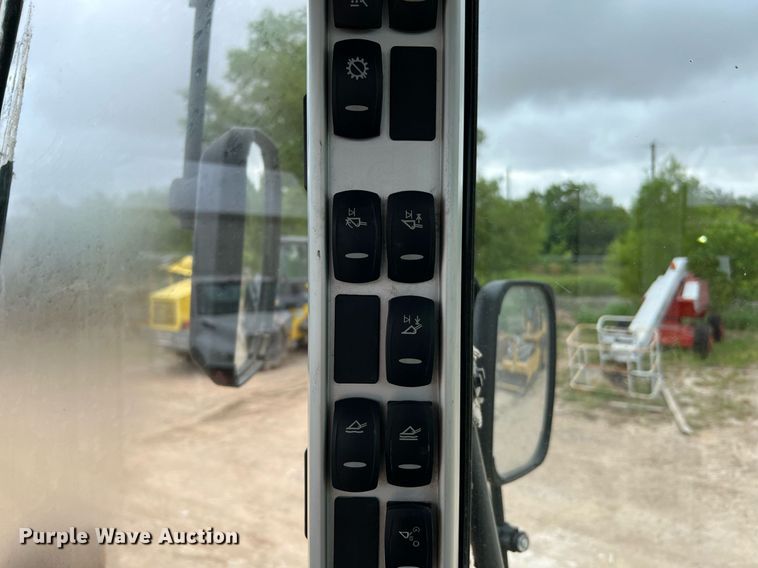 image for item DQ2117 2014 Volvo L120G  wheel loader