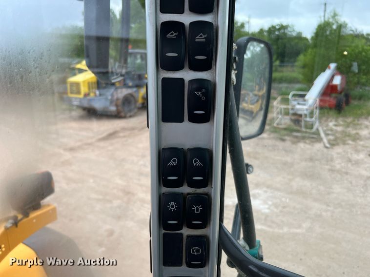 image for item DQ2117 2014 Volvo L120G  wheel loader