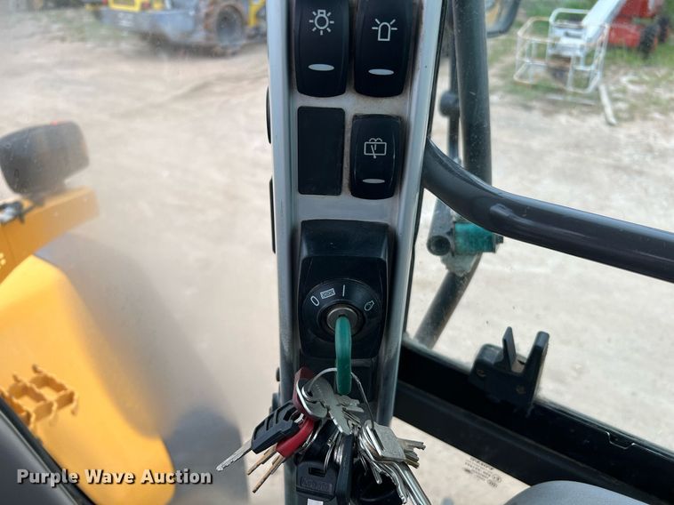 image for item DQ2117 2014 Volvo L120G  wheel loader