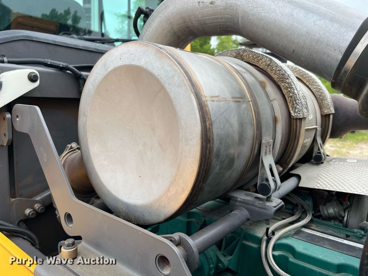 image for item DQ2117 2014 Volvo L120G  wheel loader
