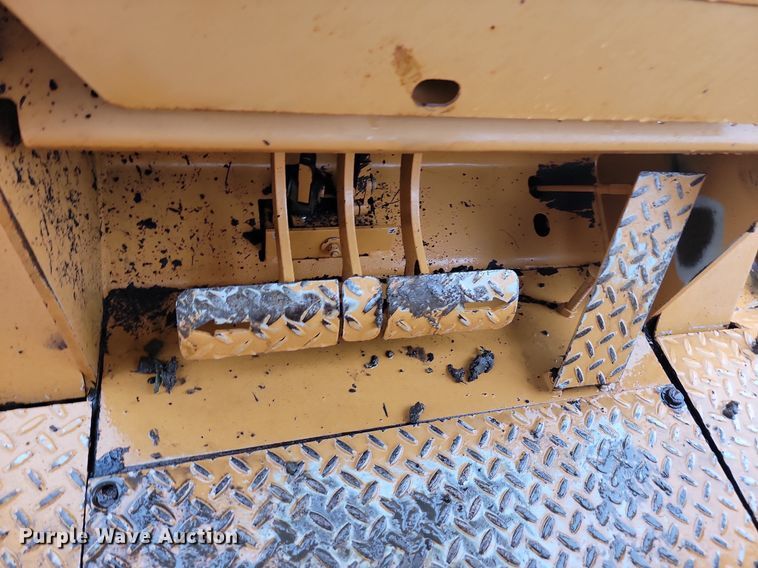 image for item DQ7473 1997 Case 850G  dozer