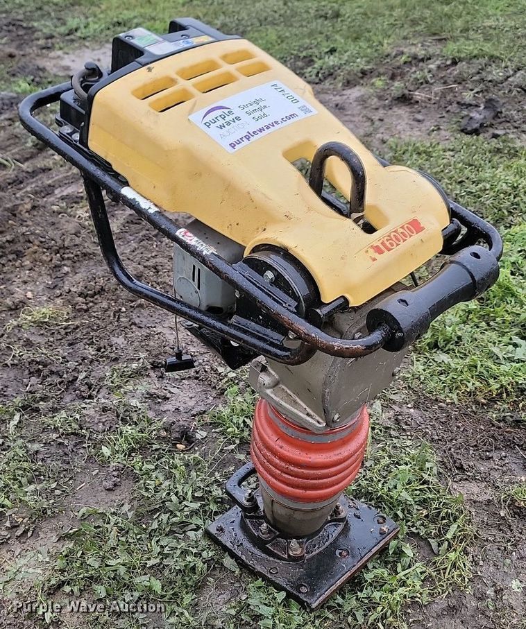 image for item DQ7474 Dynapac LT6000  plate compactor