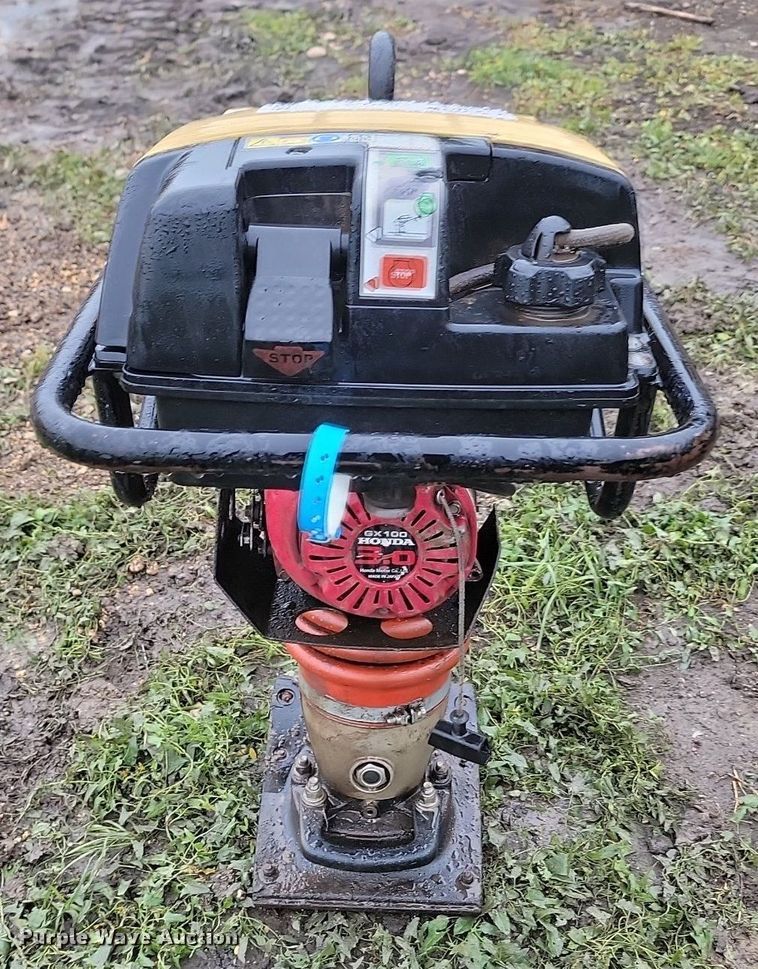 image for item DQ7474 Dynapac LT6000  plate compactor