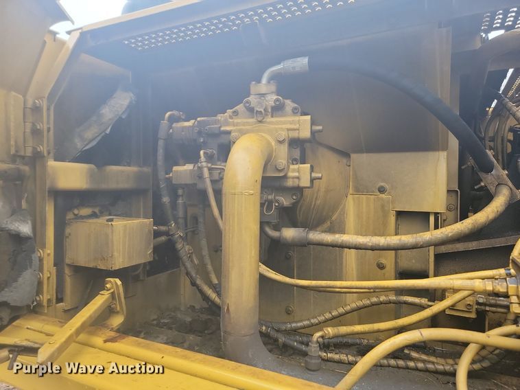 image for item DQ7475 1993 Caterpillar 325L  long reach excavator