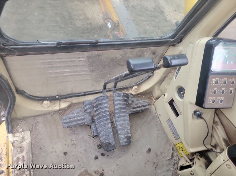 image for item DQ7475 1993 Caterpillar 325L  long reach excavator