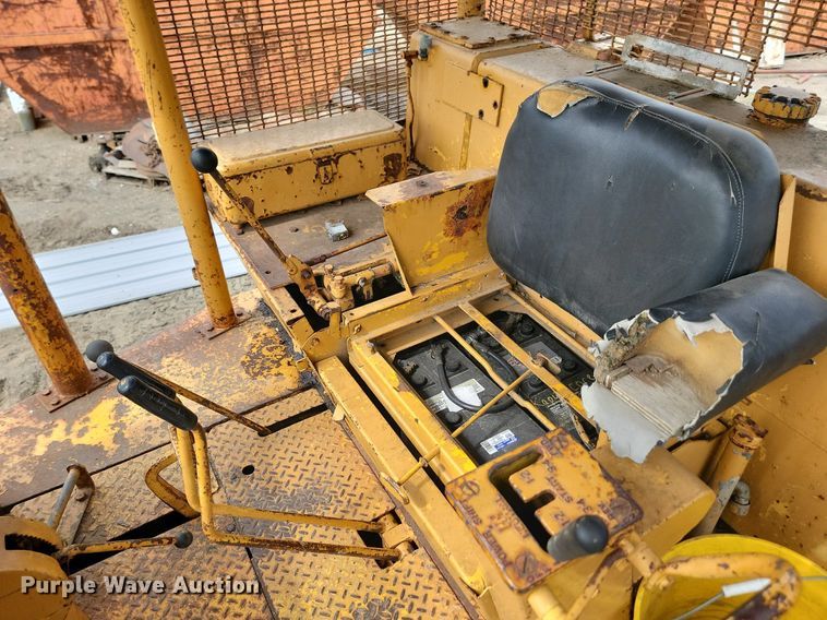 image for item DQ7477 International TD 20C PS  dozer