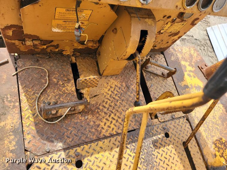 image for item DQ7477 International TD 20C PS  dozer