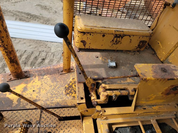 image for item DQ7477 International TD 20C PS  dozer