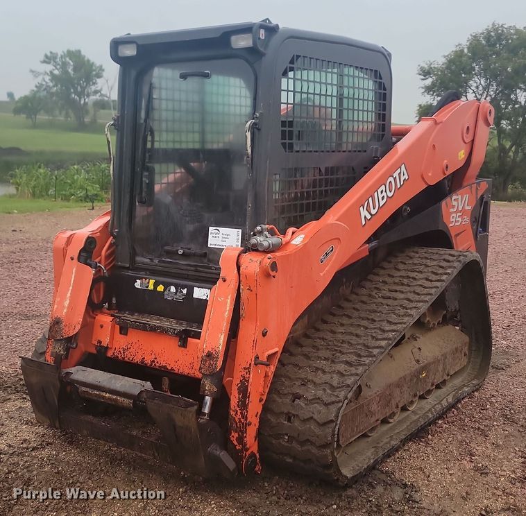 image for item DQ7479 2016 Kubota SVL95-2S  tracked skid steer loader
