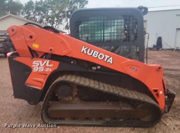 image for item DQ7479 2016 Kubota SVL95-2S  tracked skid steer loader