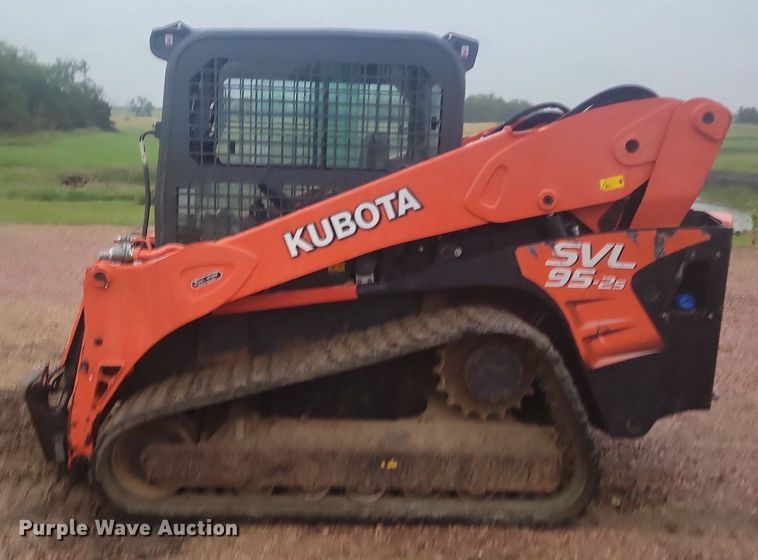 image for item DQ7479 2016 Kubota SVL95-2S  tracked skid steer loader