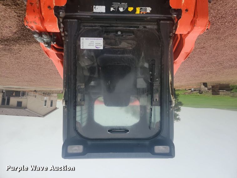 image for item DQ7479 2016 Kubota SVL95-2S  tracked skid steer loader