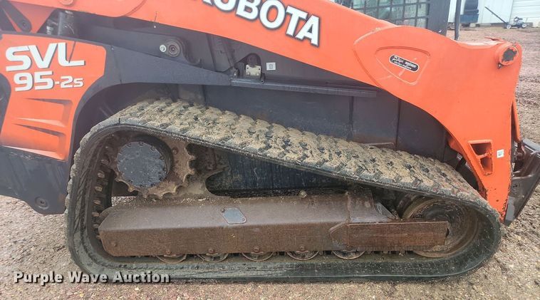 image for item DQ7479 2016 Kubota SVL95-2S  tracked skid steer loader