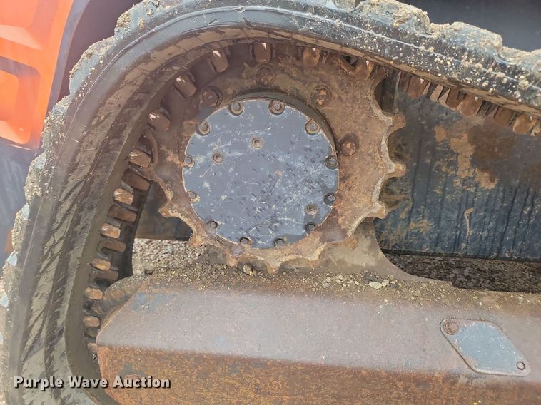 image for item DQ7479 2016 Kubota SVL95-2S  tracked skid steer loader