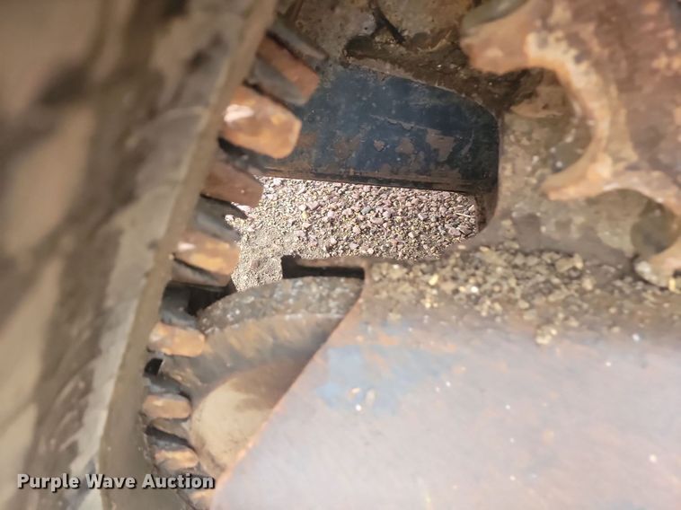 image for item DQ7479 2016 Kubota SVL95-2S  tracked skid steer loader