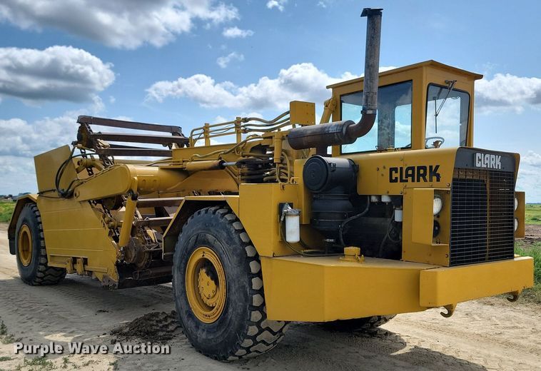 image for item DQ7480 1979 Clark 110-11B  elevating scraper