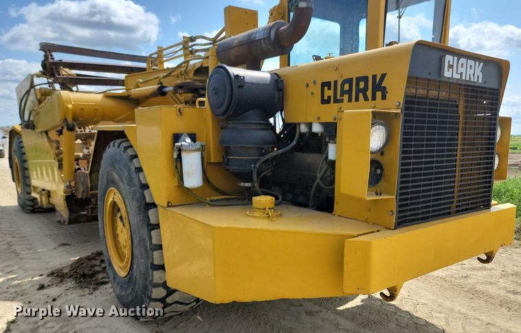image for item DQ7480 1979 Clark 110-11B  elevating scraper
