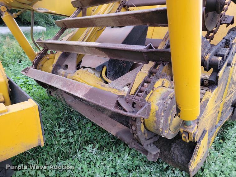 image for item DQ7480 1979 Clark 110-11B  elevating scraper