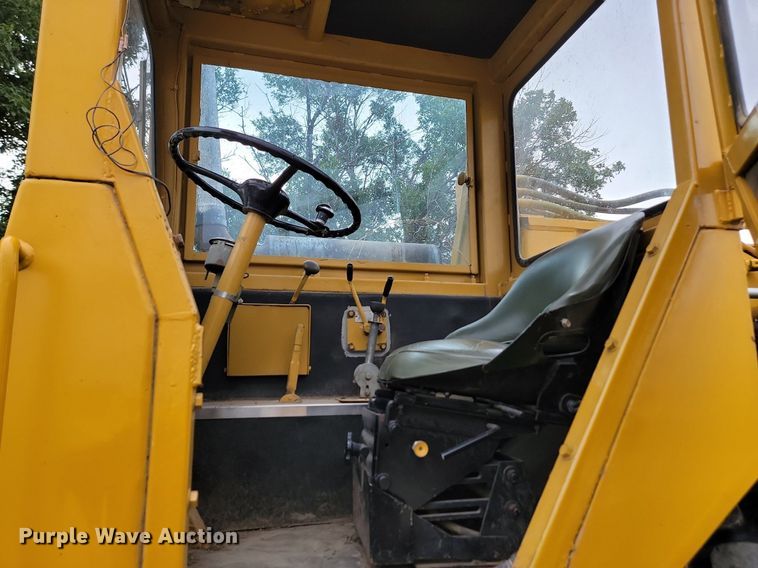 image for item DQ7480 1979 Clark 110-11B  elevating scraper