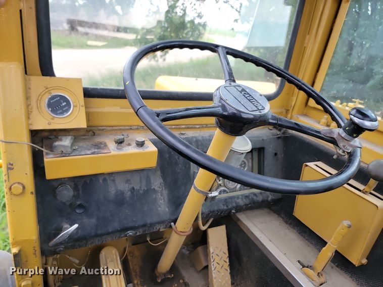 image for item DQ7480 1979 Clark 110-11B  elevating scraper