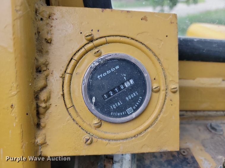 image for item DQ7480 1979 Clark 110-11B  elevating scraper