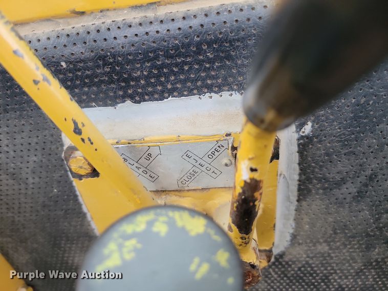 image for item DQ7480 1979 Clark 110-11B  elevating scraper