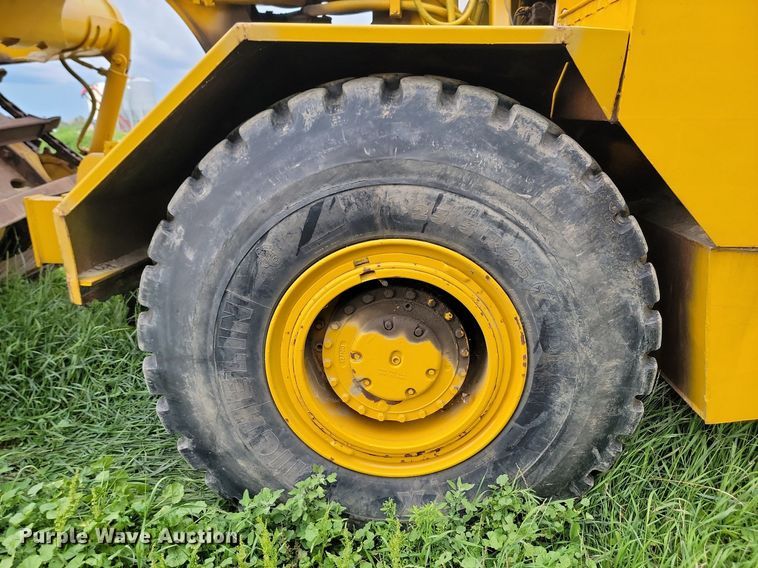 image for item DQ7480 1979 Clark 110-11B  elevating scraper