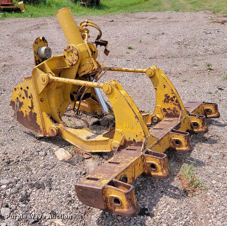 image for item DQ7497 Caterpillar No. 12  ripper/scarifier