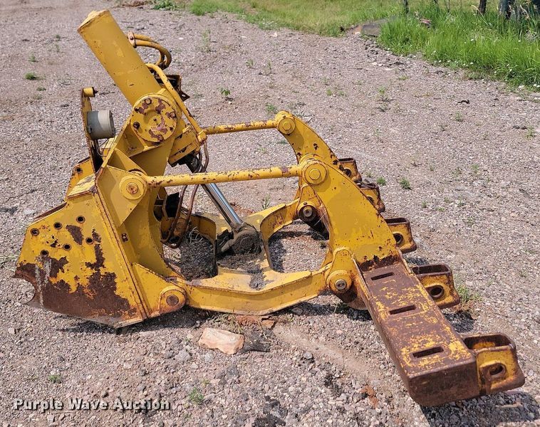 image for item DQ7497 Caterpillar No. 12  ripper/scarifier