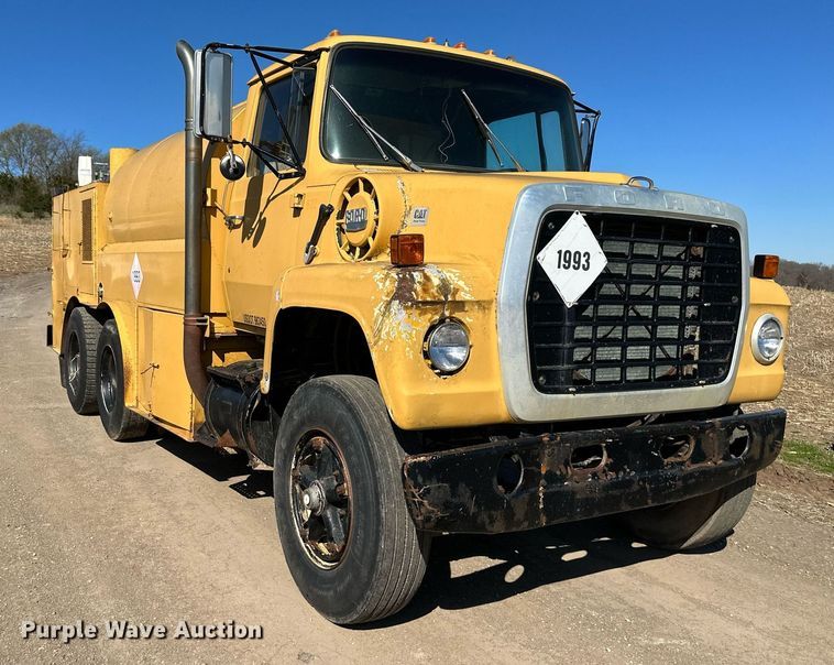 image for item DR5175 1975 Ford  fuel truck