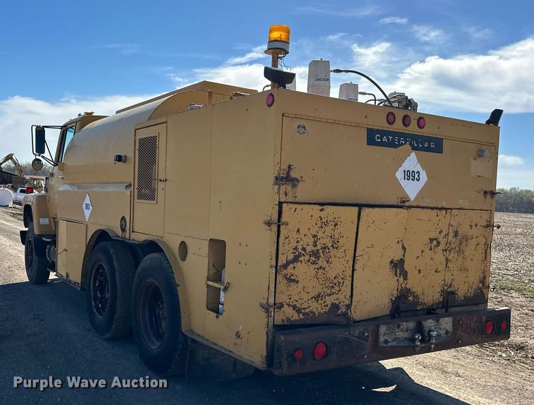 image for item DR5175 1975 Ford  fuel truck