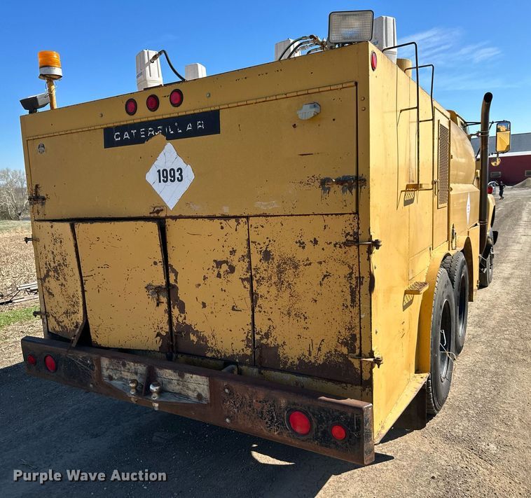 image for item DR5175 1975 Ford  fuel truck