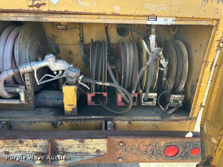 image for item DR5175 1975 Ford  fuel truck