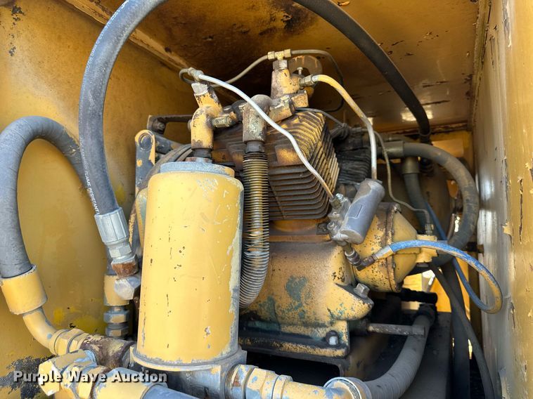 image for item DR5175 1975 Ford  fuel truck