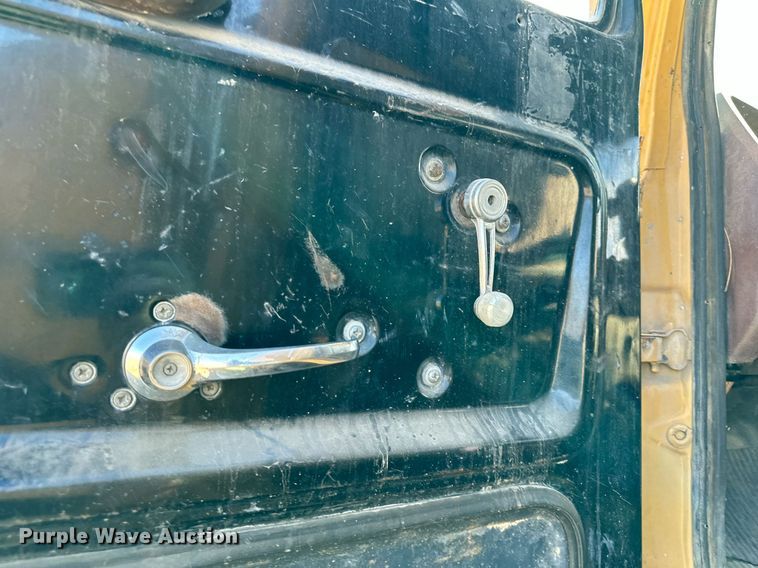 image for item DR5175 1975 Ford  fuel truck