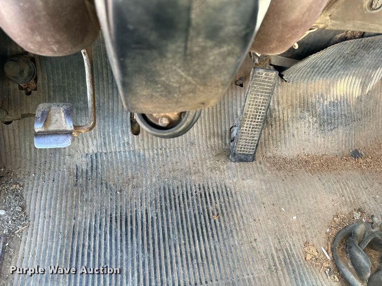 image for item DR5175 1975 Ford  fuel truck