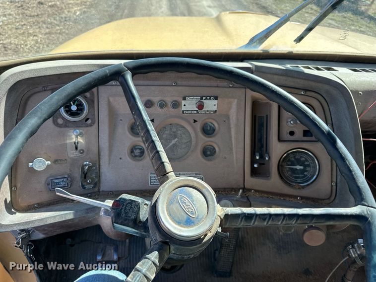 image for item DR5175 1975 Ford  fuel truck