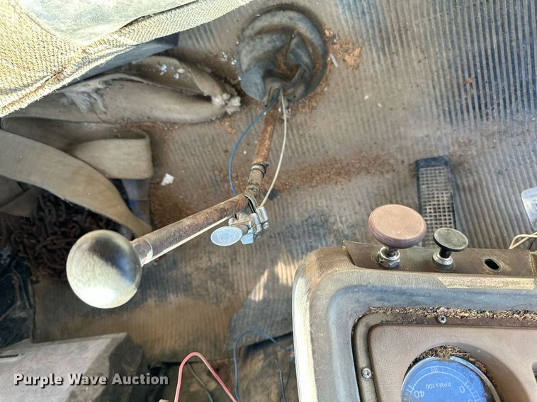 image for item DR5175 1975 Ford  fuel truck