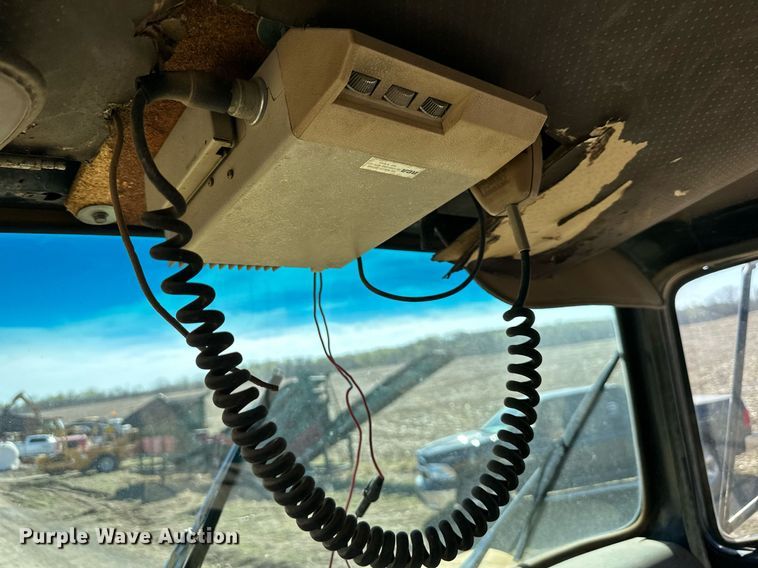 image for item DR5175 1975 Ford  fuel truck