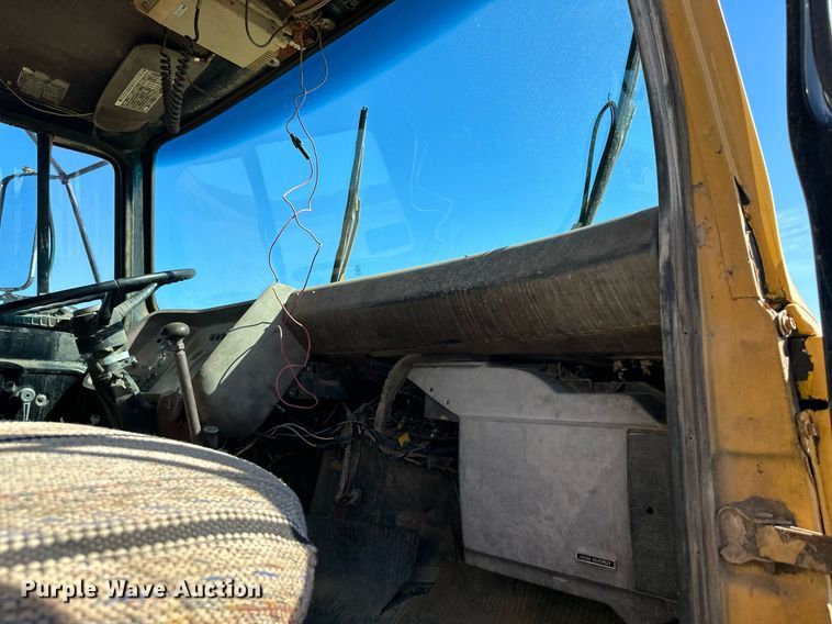 image for item DR5175 1975 Ford  fuel truck