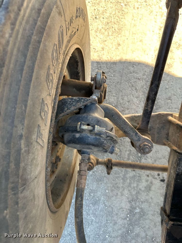 image for item DR5175 1975 Ford  fuel truck