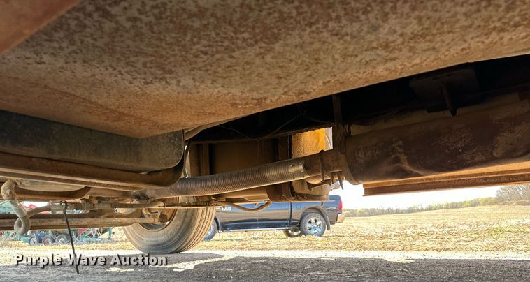 image for item DR5175 1975 Ford  fuel truck