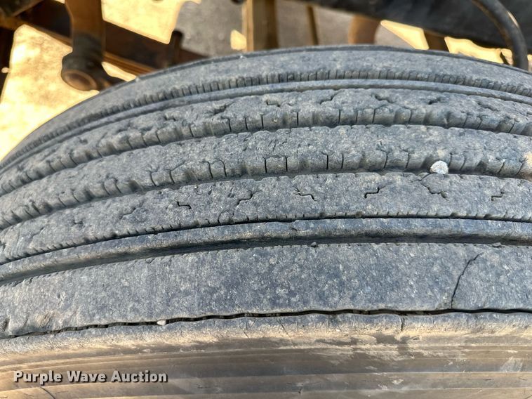 image for item DR5175 1975 Ford  fuel truck