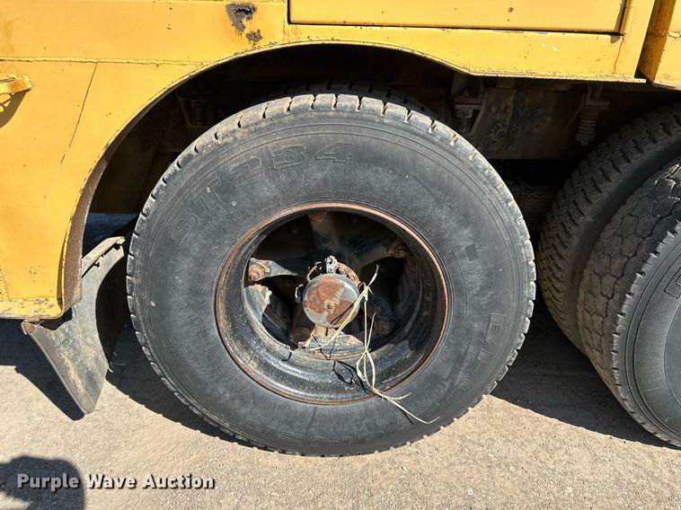 image for item DR5175 1975 Ford  fuel truck