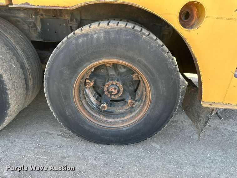 image for item DR5175 1975 Ford  fuel truck